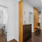 شقة Urban Nivy Retreat *
