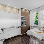 Urban Nivy Retreat